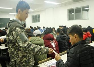 说明: C:\Users\User\Desktop\太阳成集团tyc举办“厉害了word五早一晚两拒绝”宣讲活动\2.JPG